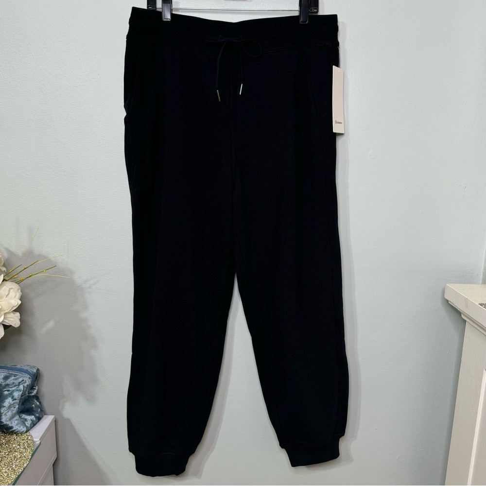 Lululemon Scuba Hogger Pants High Rise Relaxed Black Size 12 NWT - Picture 5 of 10